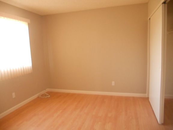 5th image of 5140 Oakland St APT 5
