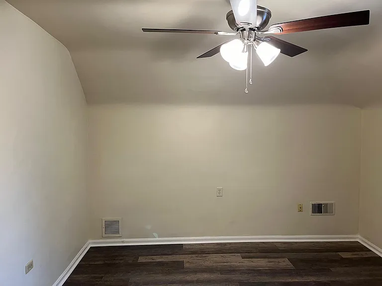 3810 Woodbine Ave #4 — Photo 11