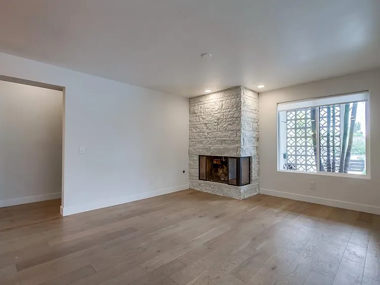 2550 Gregory Dr — Photo 14