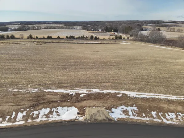 16 Candy Ln, River Falls, WI 54022
