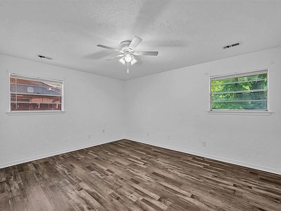 5th image of 814 NW 50th St