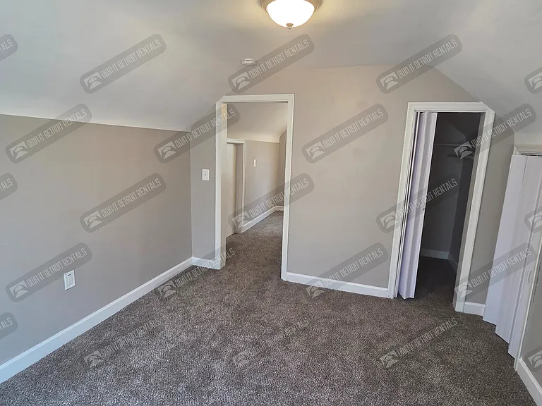 8460 Timken Ave — Photo 14