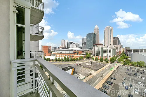 505 E 6th St Photo 1