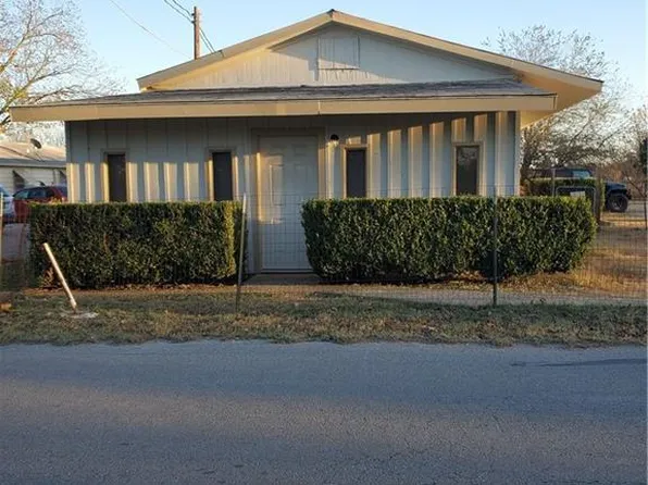 100 Quail Run Rd #1, Martindale, TX 78655