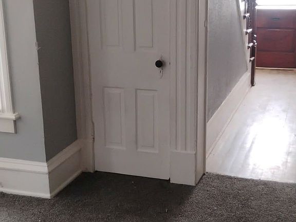 5th image of 674 Walbridge Ave #B
