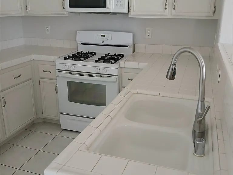 2201 Ramsgate Dr #426 — Photo 7