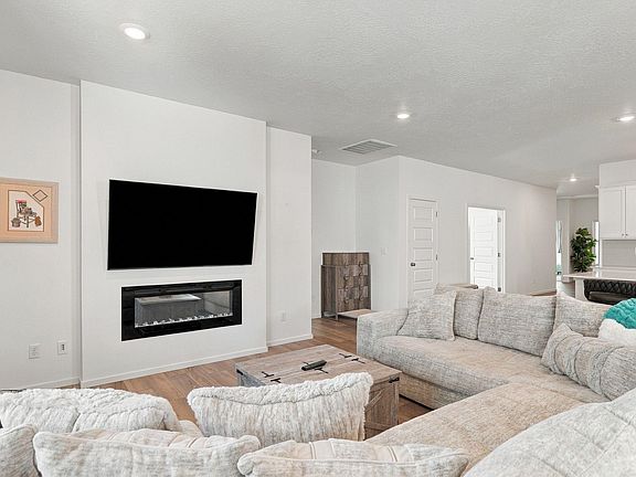 4th image of 3087 S Durango Ln