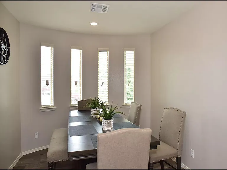 1016 Seahawk Pl — Photo 3