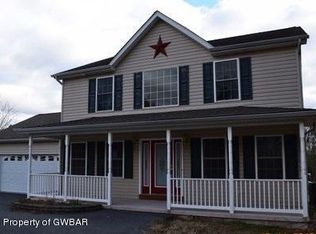 112 Leisure Ln, Effort, PA 18330