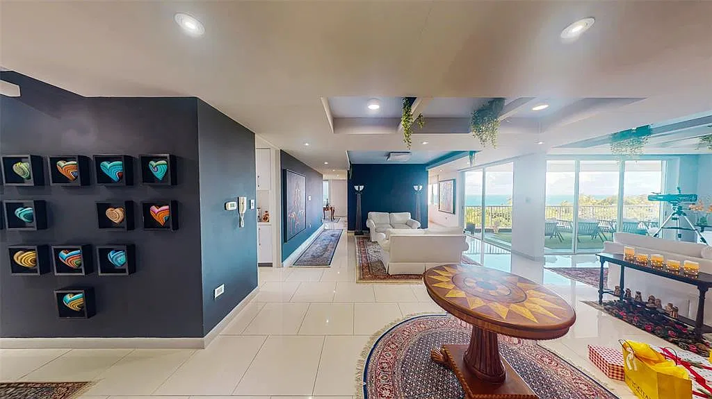 4 bed, 3.5 bath, 5000 sqft, $14,500 — Photo 3