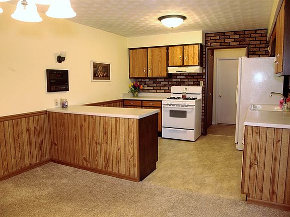 4th image of 307 N Longbow Dr