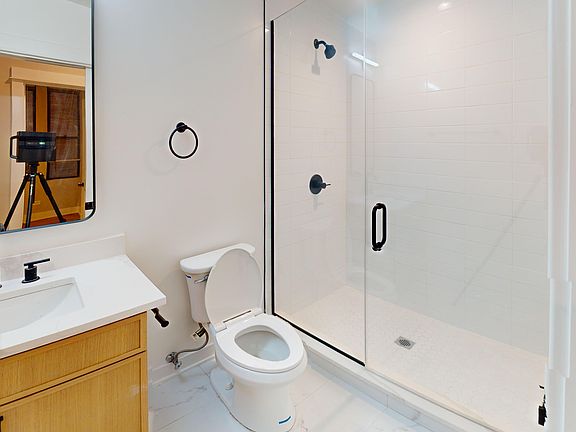 3rd image of 2403 N Kedzie Blvd #2