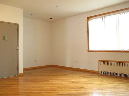 Rented by Residents Team | media 52