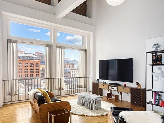 3rd image of 1617 California St #5B