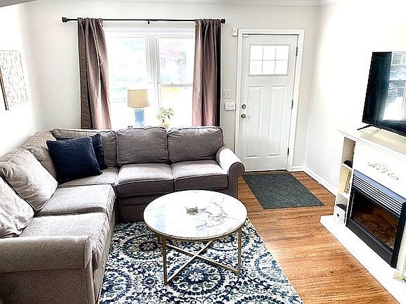 3rd image of 1505 Hoffman Ave
