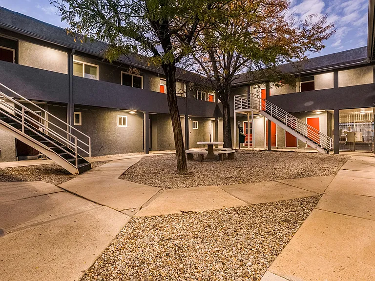 Modern 450 SF Updated Apts w/ Balconies in Ridgecrest — Photo 1