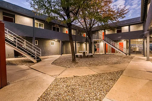 Modern 450 SF Updated Apts w/ Balconies in Ridgecrest Photo 1