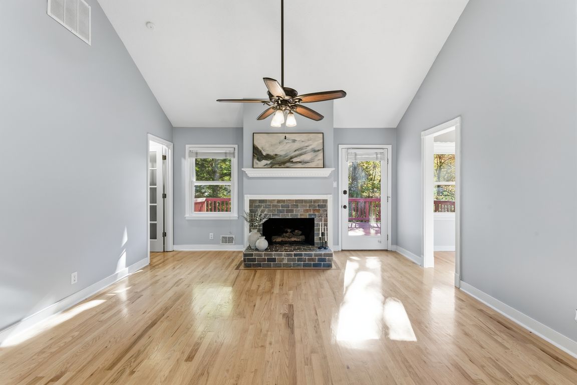 next background image