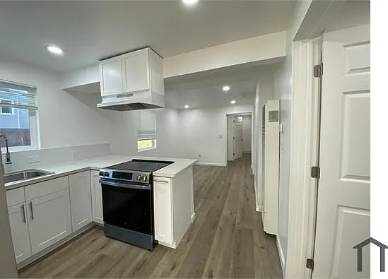3 bed, 924 sqft, $3,500 — Photo 4