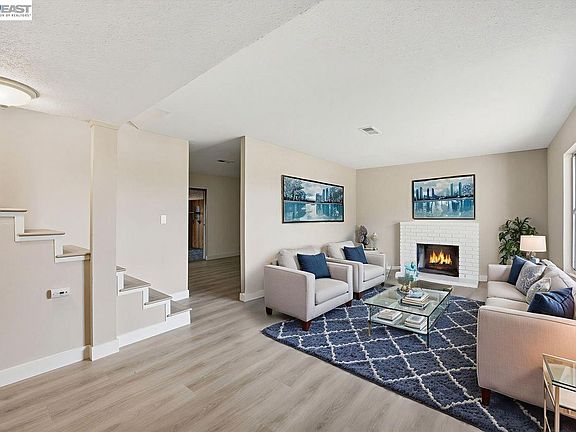 5th image of 14544 Tiburon Rd