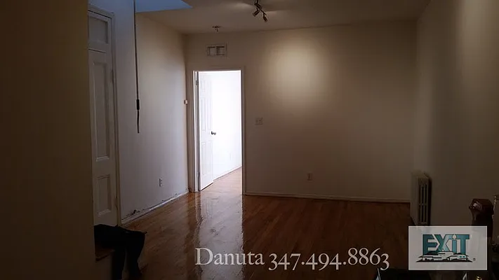 Rented by New York Realty Minimax Inc | media 18