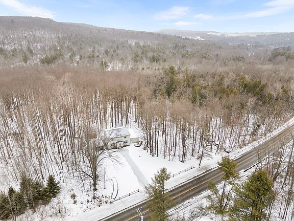 5th image of 3639 Saddlemire Rd