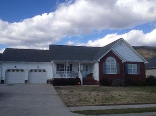 8601 Pebblestone Dr, Soddy Daisy, TN 37379