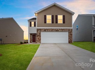 90 Providence Walk Dr, Hendersonville, NC 28792