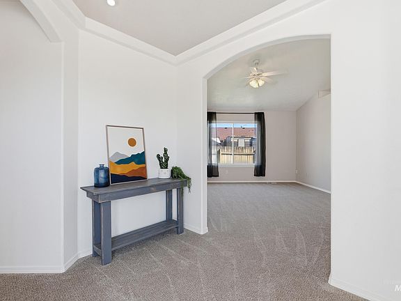 3rd image of 501 E Knights Cir