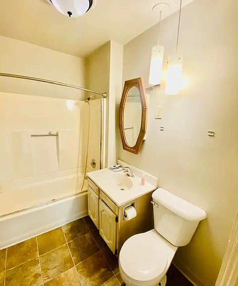 527 Merritt Ave #2 — Photo 12