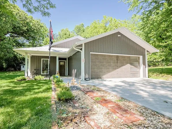 3736 S 11th Street Rd, Saint Joseph, MO 64503