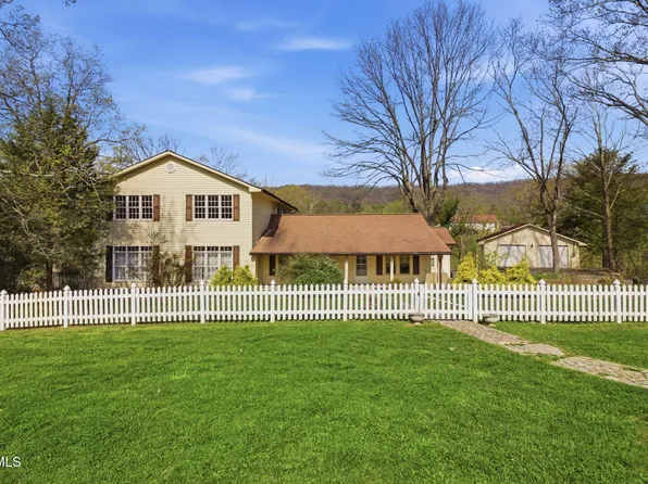 2412 Reservoir Rd, Kingsport, TN 37660