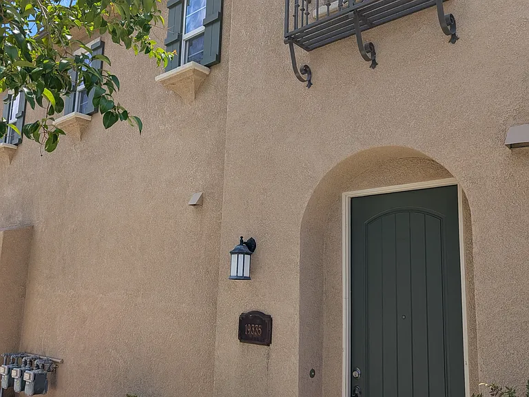 19335 Laroda Ln — Photo 2
