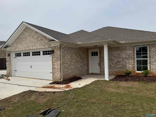 105 James Bowie Dr, Athens, AL 35611