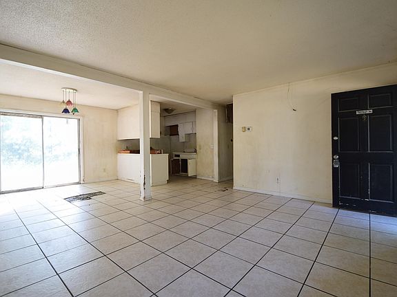 5th image of 2703 Riverside Ln