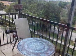 16950 W Dixie Hwy #B620, North Miami Beach, FL 33160