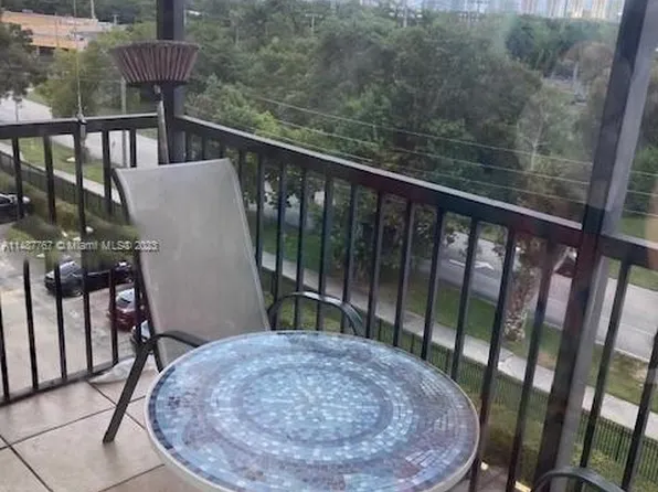 16950 W Dixie Hwy #B620, North Miami Beach, FL 33160