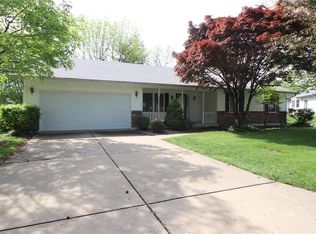 3849 Hermitage Ln, Saint Peters, MO