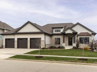 1107 Ireland Dr, Waunakee, WI 53597