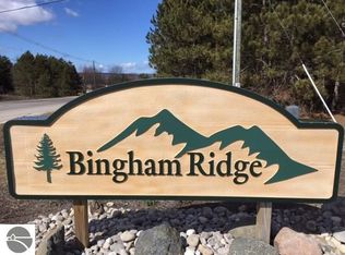 7857 S Bingham Rdg, Traverse City, MI 49684