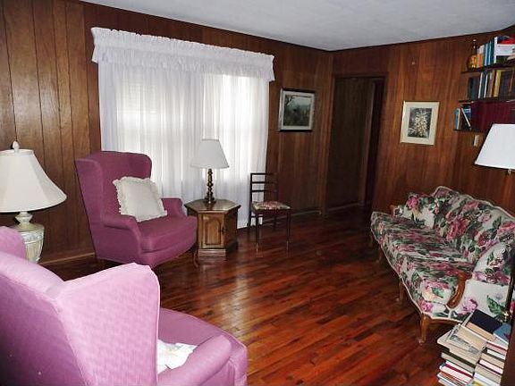 3rd image of 1317 Pine St