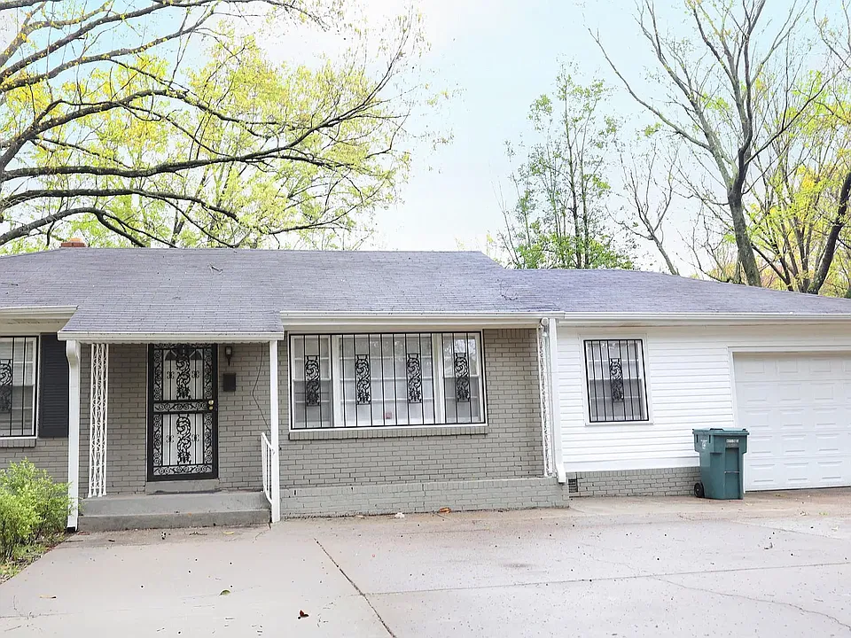 1046 S Perkins Rd