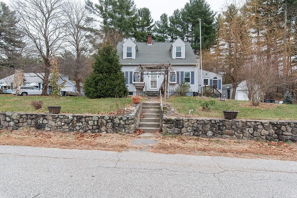 728 Charlton St, Southbridge, MA 01550 Zillow