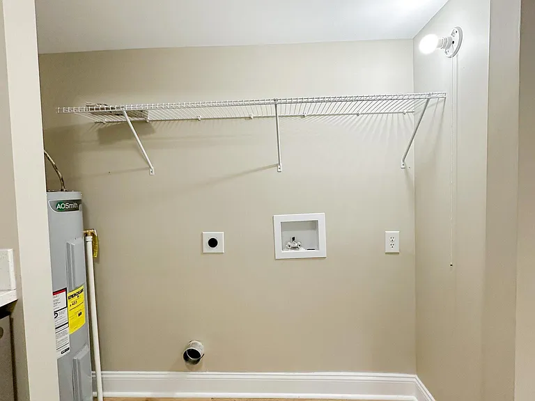 809 Teaberry Ln #B — Photo 15