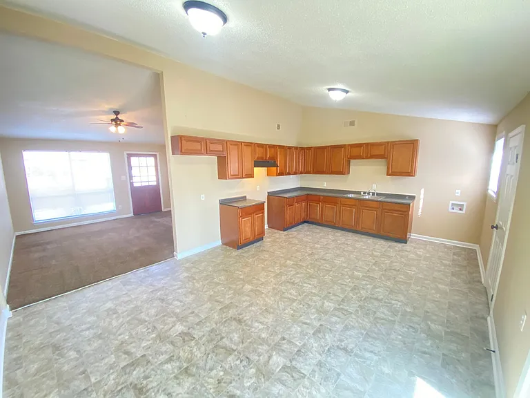 2267 Pueblo Ave — Photo 9