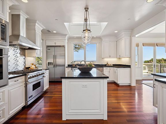 3rd image of 40 Sunny Oaks Drive