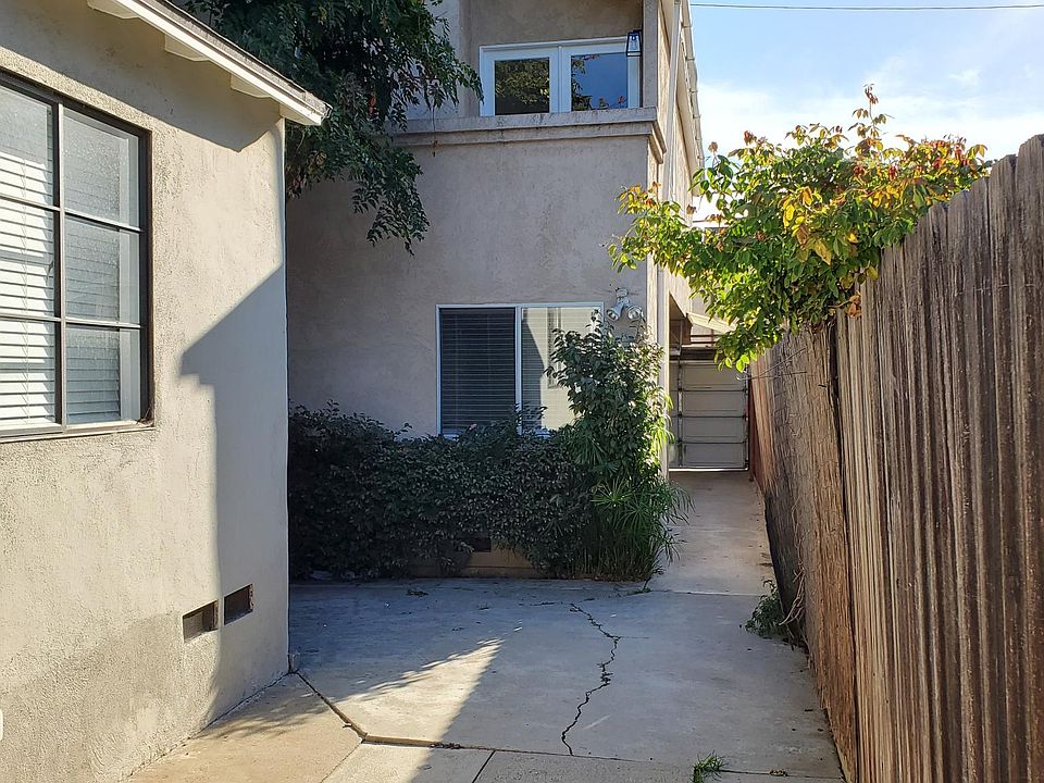 Entrance from street
