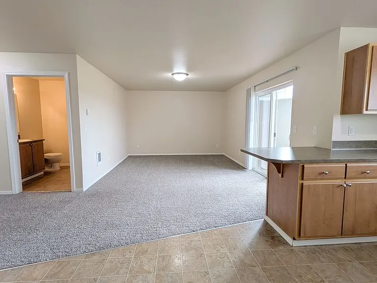 Wellesley Park Apartments — Photo 14