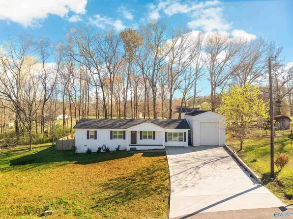 206 Rolling Hills Dr, Arab, AL 35016