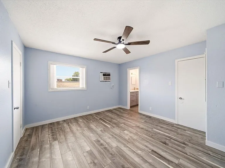 5534 Eskridge St #4 — Photo 2